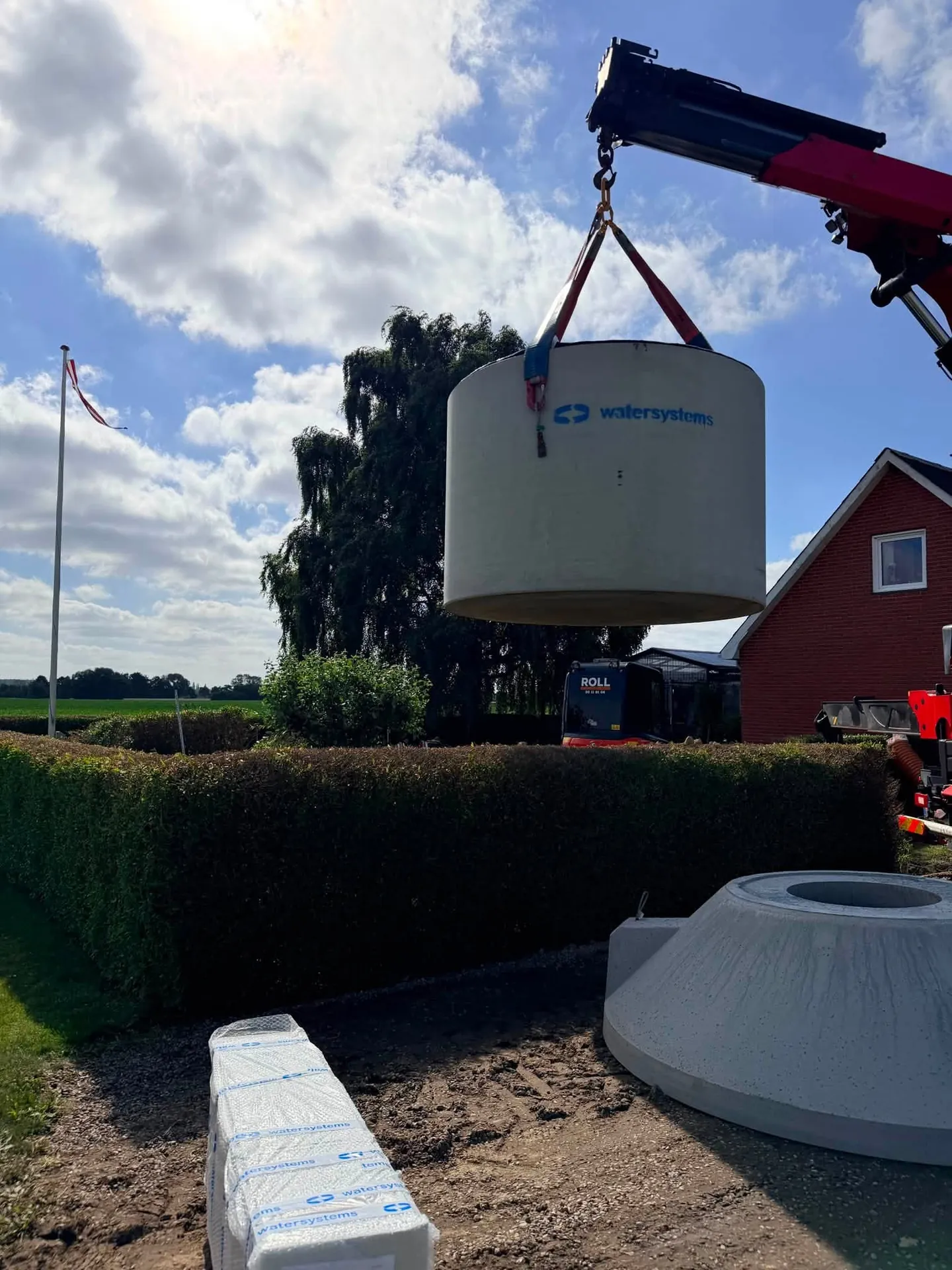 Minirenseanlæg sættes på plads i haven